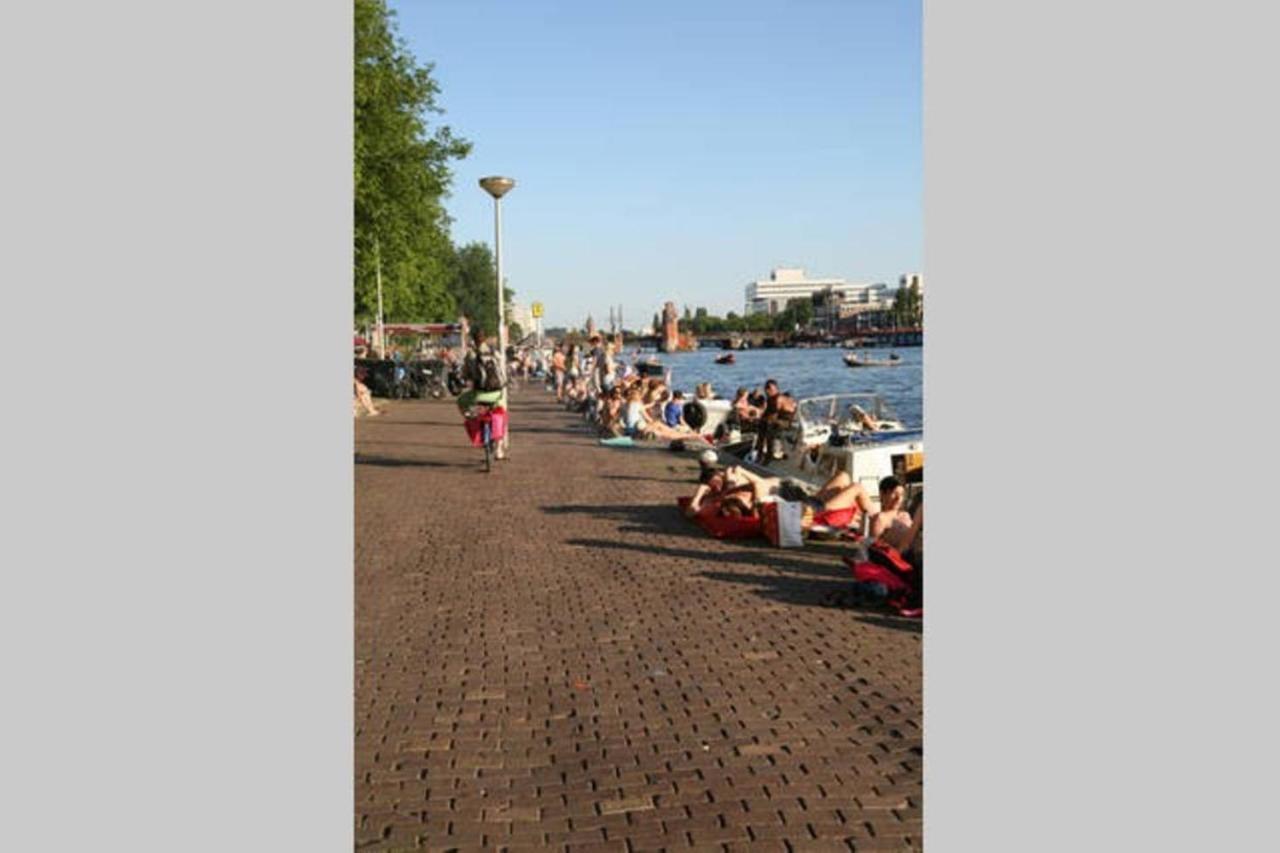 Tiny Houseboat B&B On The Amstel River 阿姆斯特丹 外观 照片