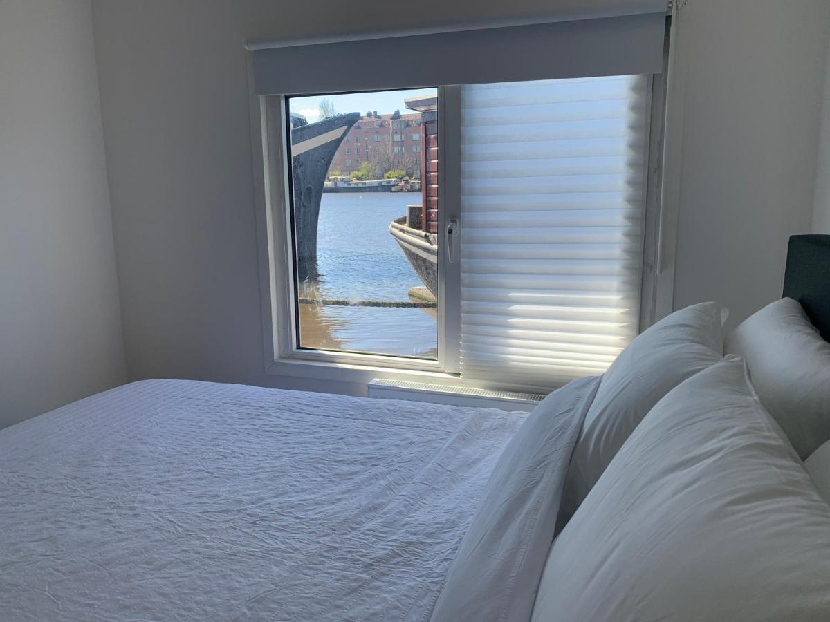 Tiny Houseboat B&B On The Amstel River 阿姆斯特丹 外观 照片