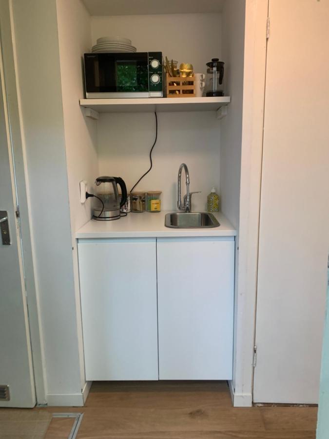 Tiny Houseboat B&B On The Amstel River 阿姆斯特丹 外观 照片